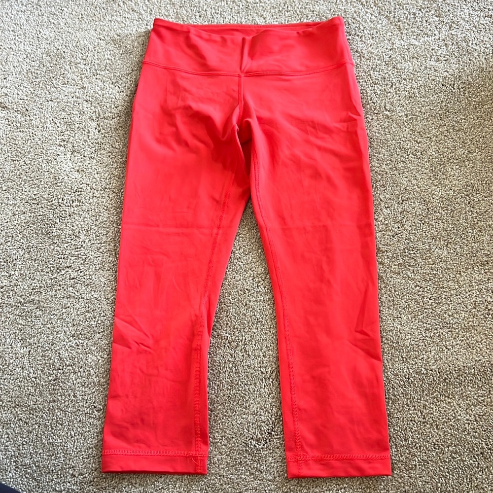 Lululemon crops